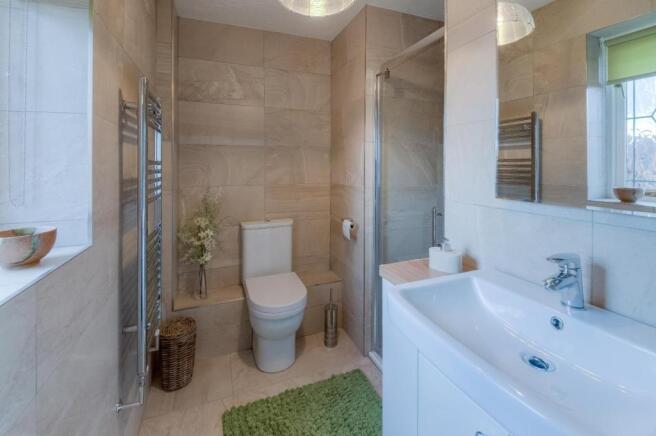 En-Suite Bathroom.jpg