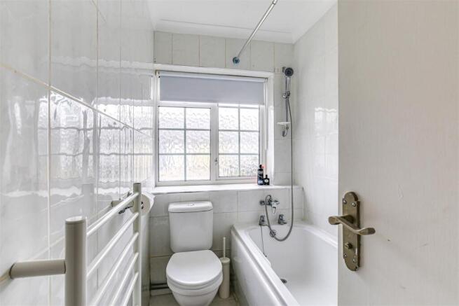 8. Bathroom.jpg
