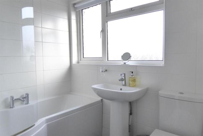 BATHROOM.JPG
