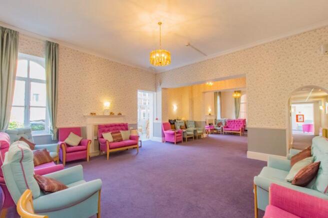COMMUNAL LOUNGE