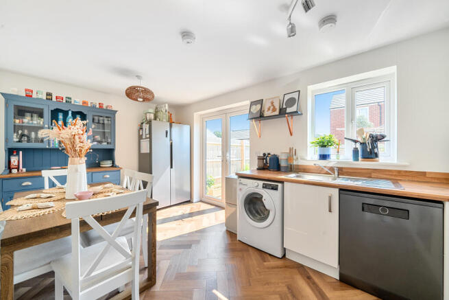 Brook Close, Lyneham, SN15 photo 4
