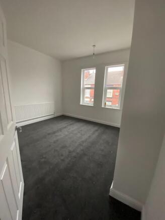 2 bed Terraced to rent Image 12