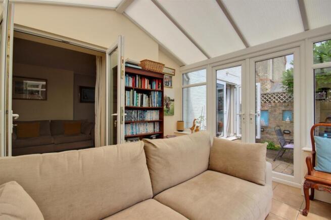 3 bed Semi-Detached for sale Image 6