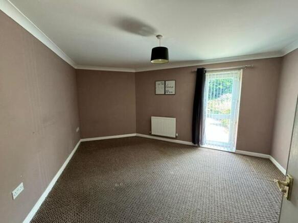 2 bed Ground Flat for sale Image 5