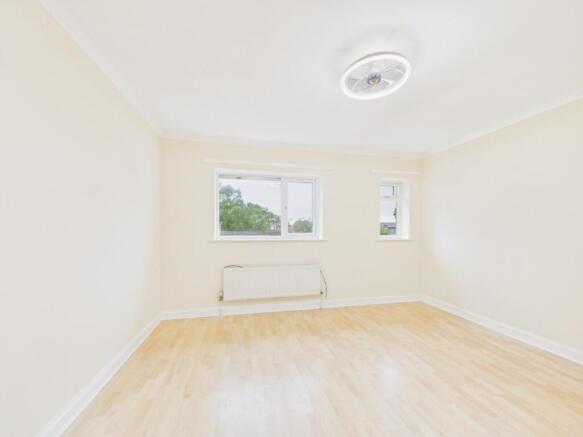 3 bed Terraced for sale Image 6