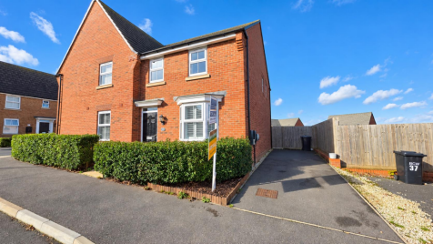 Packwood Crescent, Earls Barton, Northampton