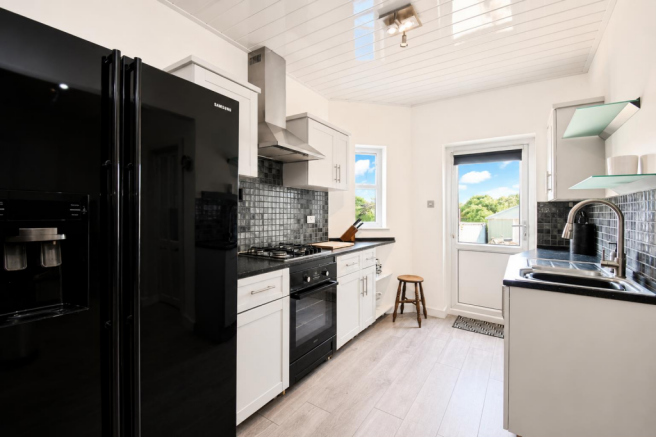 3 bed Terraced for sale Image 7