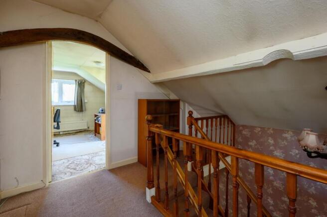 5 bed House for sale Image 12