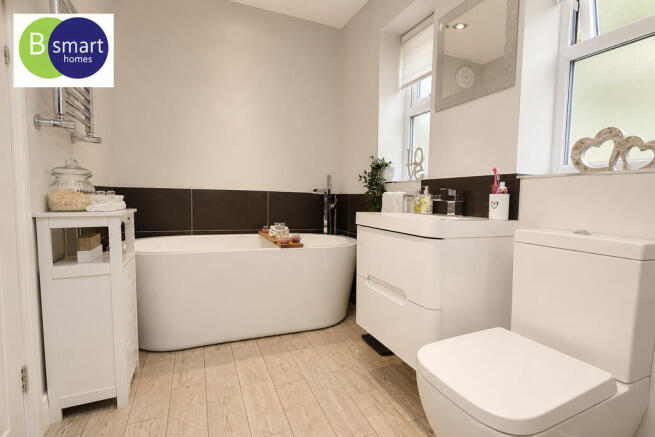 4 bed Detached for sale Image 12