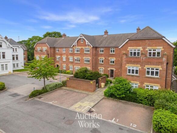 2 bed Flat for sale Image 8