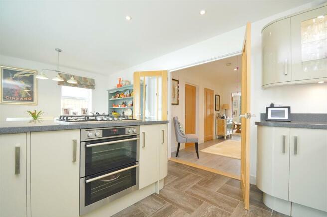 Kitchen7.jpg