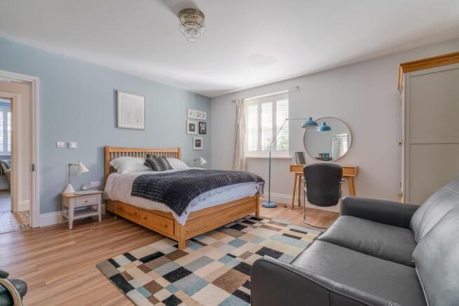 Basement Apt 104 Evesham Rd rm-4.jpg