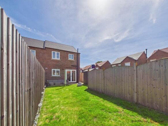 3 bed Semi-Detached for sale Image 5