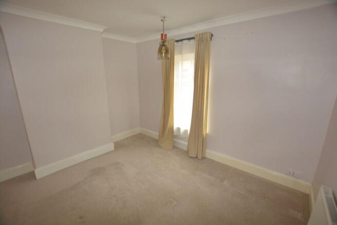 3 bed Terraced to rent Image 9