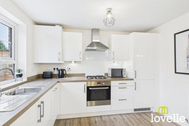 3 bed Semi-Detached to rent Image 4