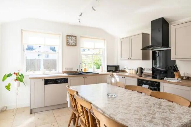 Kitchen/Breakfast