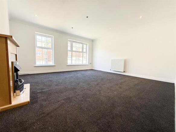 3 bed Town House for sale Image 8