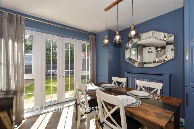 Kitchen/ Dining Room