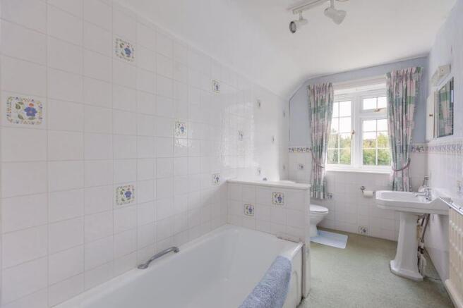 4 bed Detached for sale Image 12