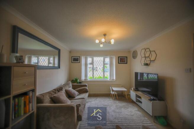 Duncombe Close, Bramhall, SK7 photo 4
