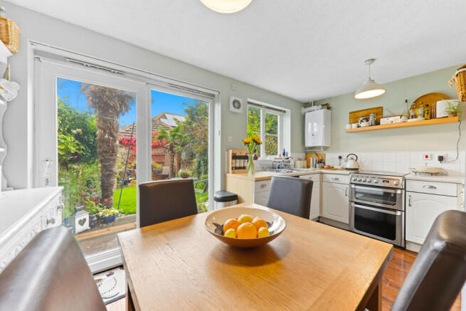 3 bed Town House for sale Image 4