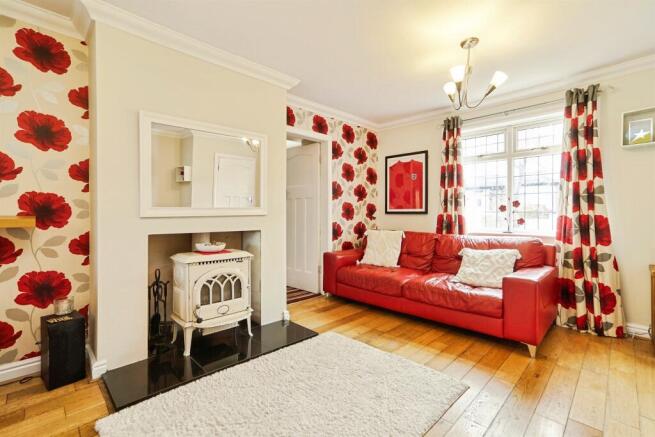 5 bed Semi-Detached for sale Image 4