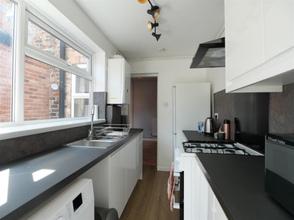 2 bed Terraced for sale Image 5