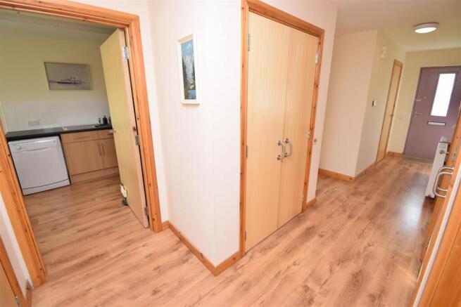 ENTRANCE HALL.JPG