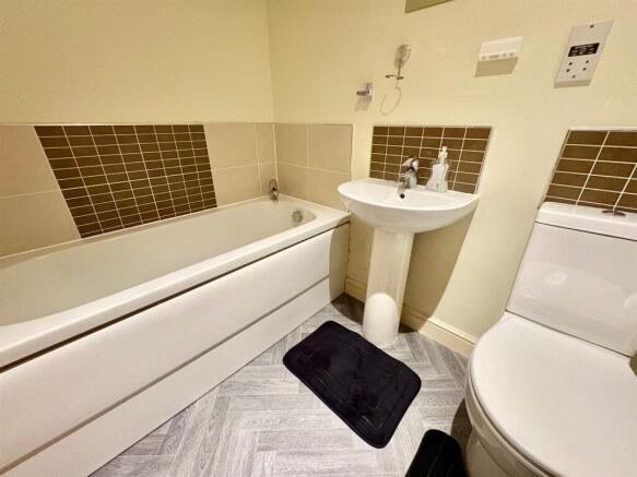 2 bed Apartment for sale Image 8