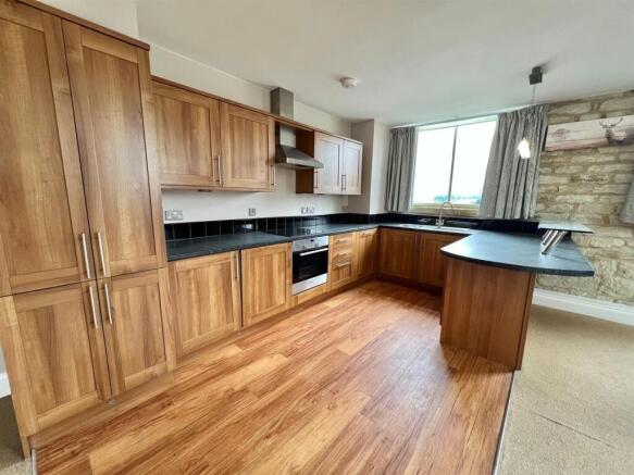 2 bed Flat for sale Image 4
