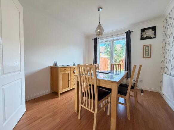 4 bed Detached for sale Image 5