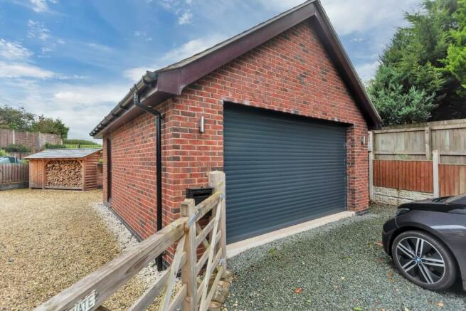 Garage.jpg