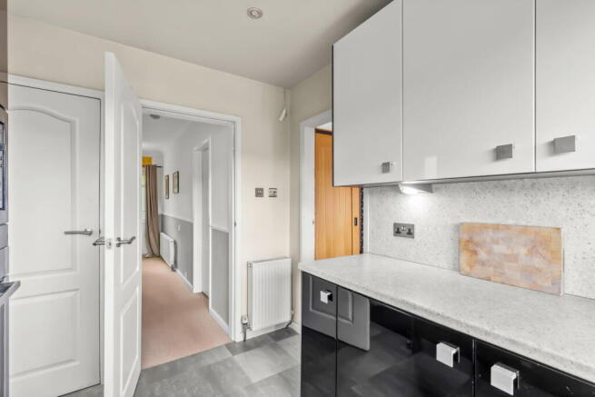 3 bed Semi-Detached for sale Image 8