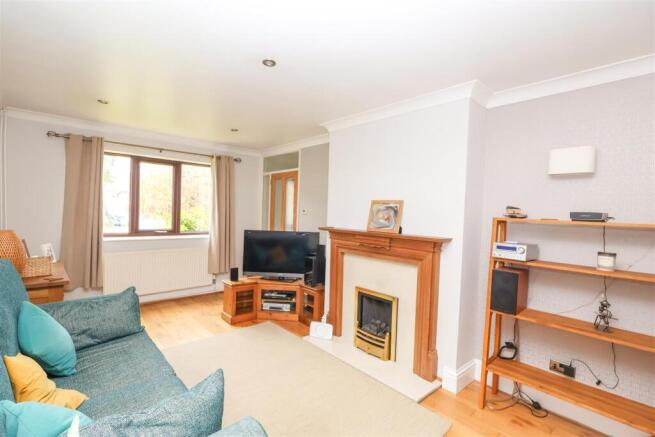 2 bed Detached Bungalow for sale Image 6