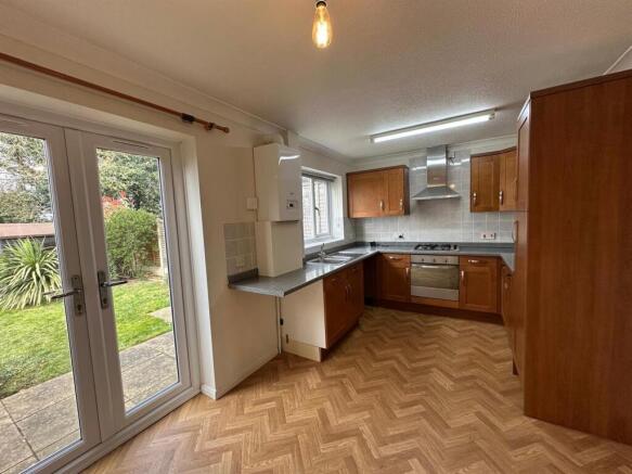 KITCHEN/DINER:
