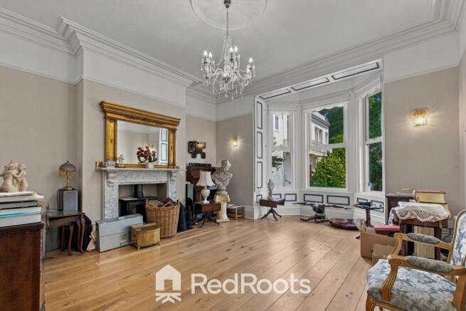 6 bed Semi-Detached for sale Image 4