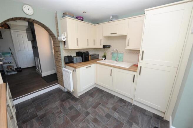 3 bed Semi-Detached for sale Image 9