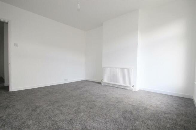 bedroom111.JPG