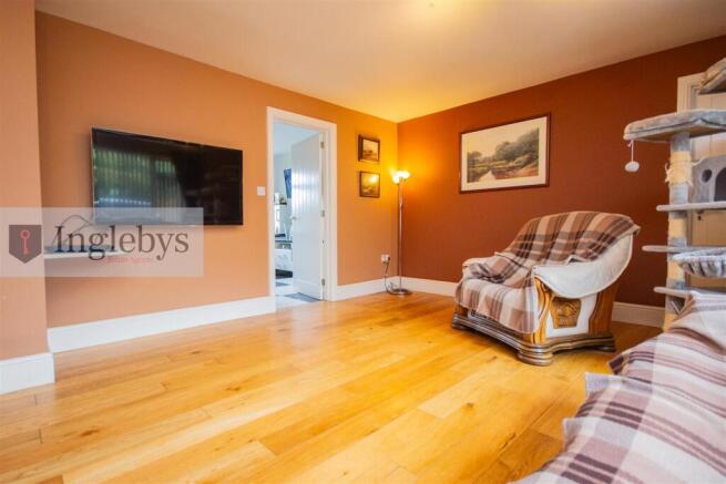 4 bed Detached for sale Image 4