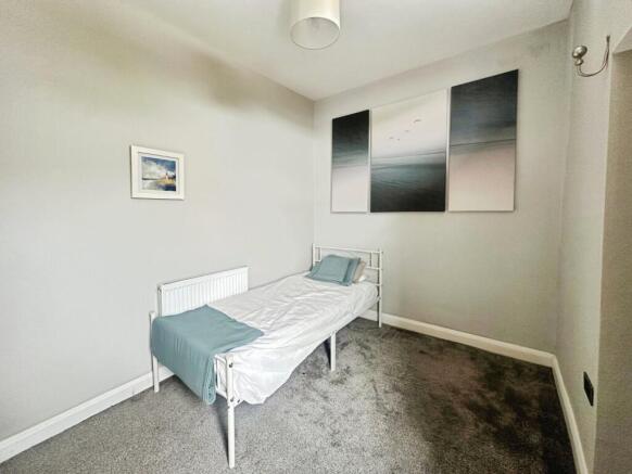 2 bed End of Terrace to rent Image 7