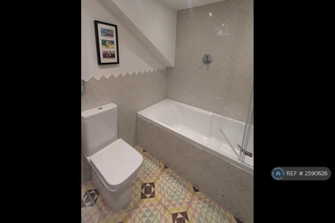 Main Bathroom 