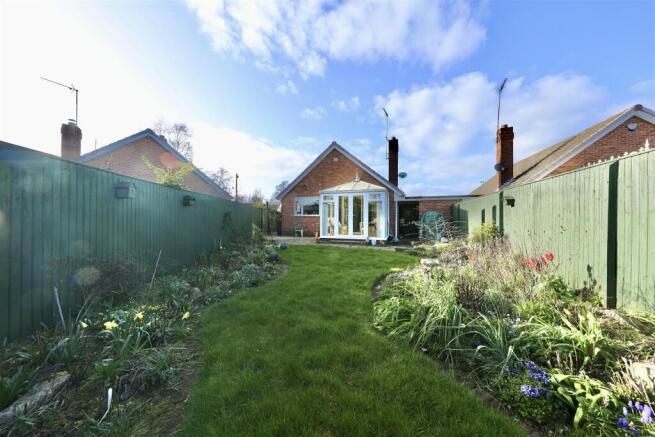2 bed Detached Bungalow for sale Image 4