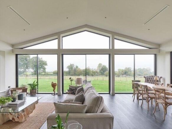 Sitting/Dining