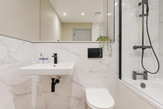 2 bed Apartment to rent Image 5
