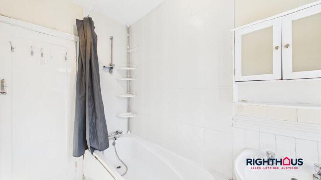 3 bed Terraced for sale Image 12