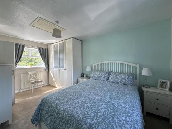 Hickenfield Road, Hyde photo 5