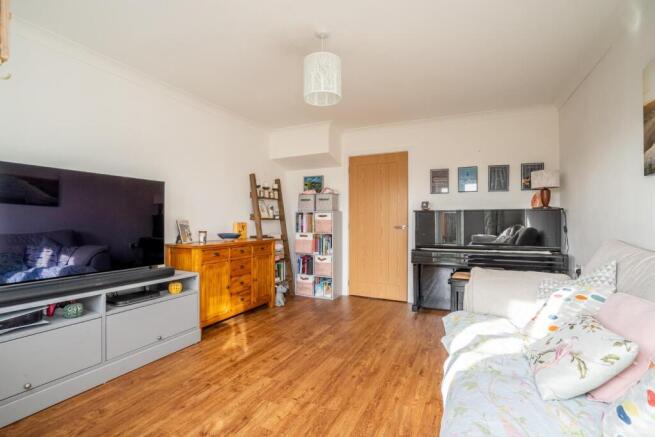 2 bed Semi-Detached for sale Image 6