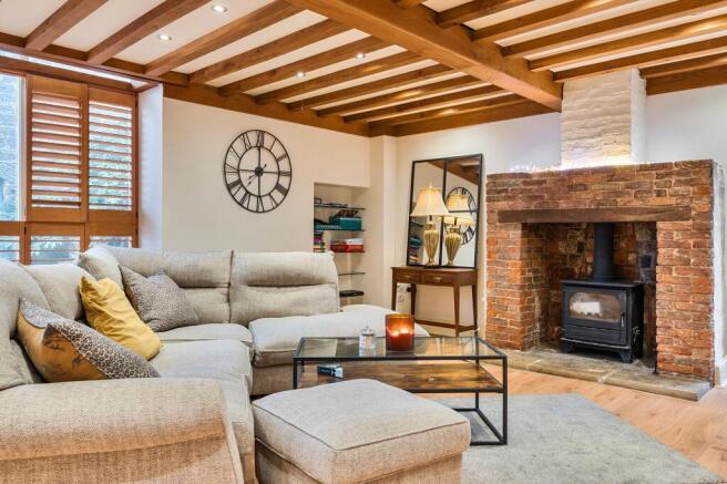 4 bed Semi-Detached for sale Image 8