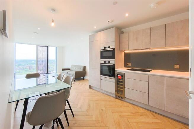 Elizabeth Tower, M15 photo 4