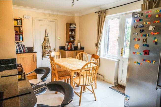 Kitchen / Breakfast